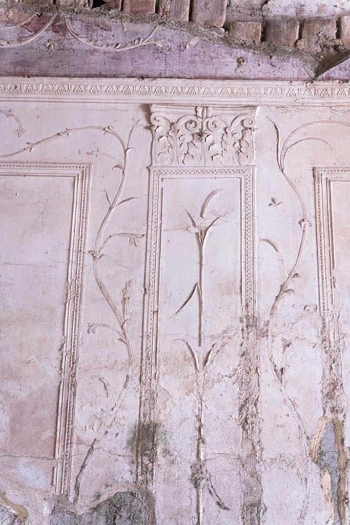 Herculaneum Suburban Baths. October 2023.
Stucco decoration on upper east wall at north end. Photo courtesy of Johannes Eber.